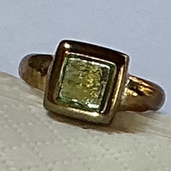 Costume Ring, size 5 1/2 - Picture 1 of 4